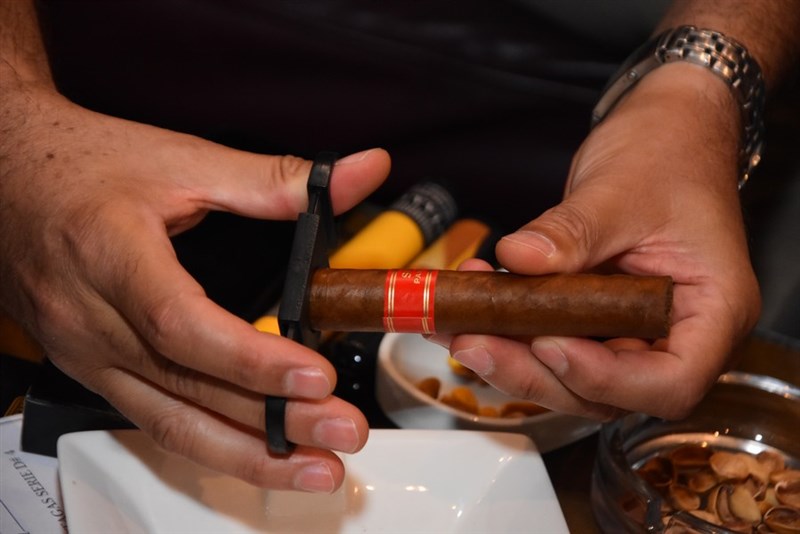 Smoky night at the Candles Lounge - Hilton Beirut Metropolitan Palace